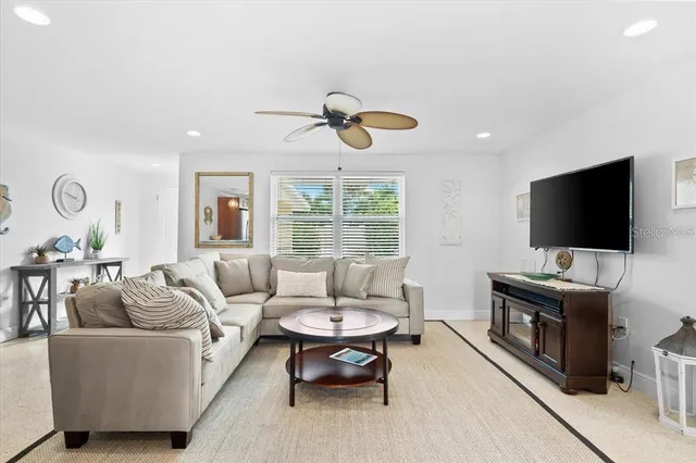 $16,000 | 327 Avenida Milano, Sarasota, FL 34242