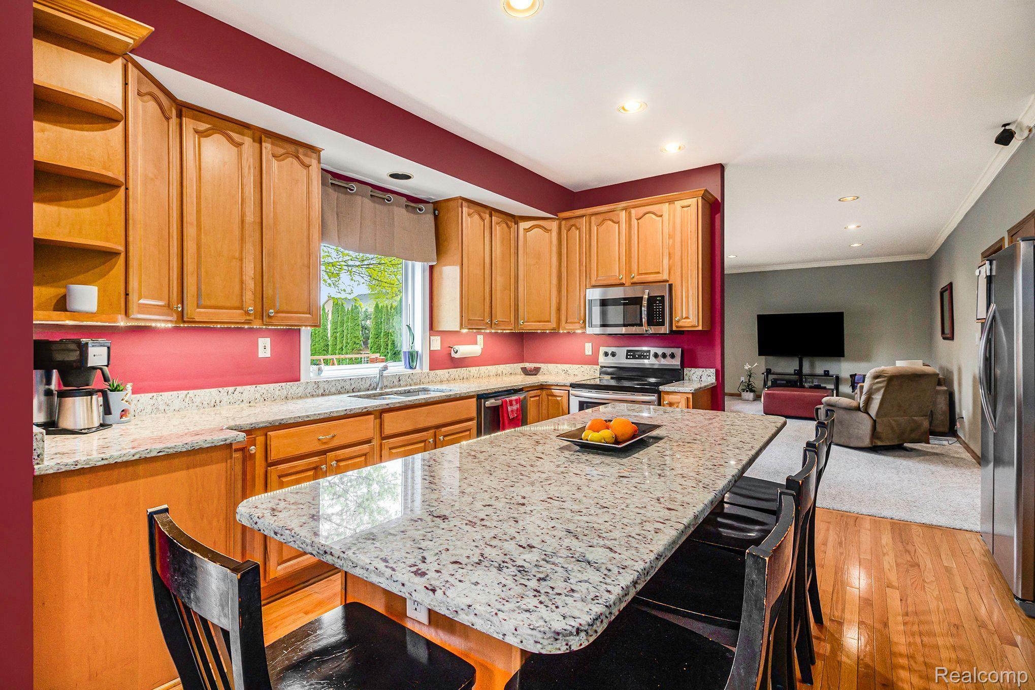 2536 Brilliance Rochester, MI 48309 - Photo 12 of 41
