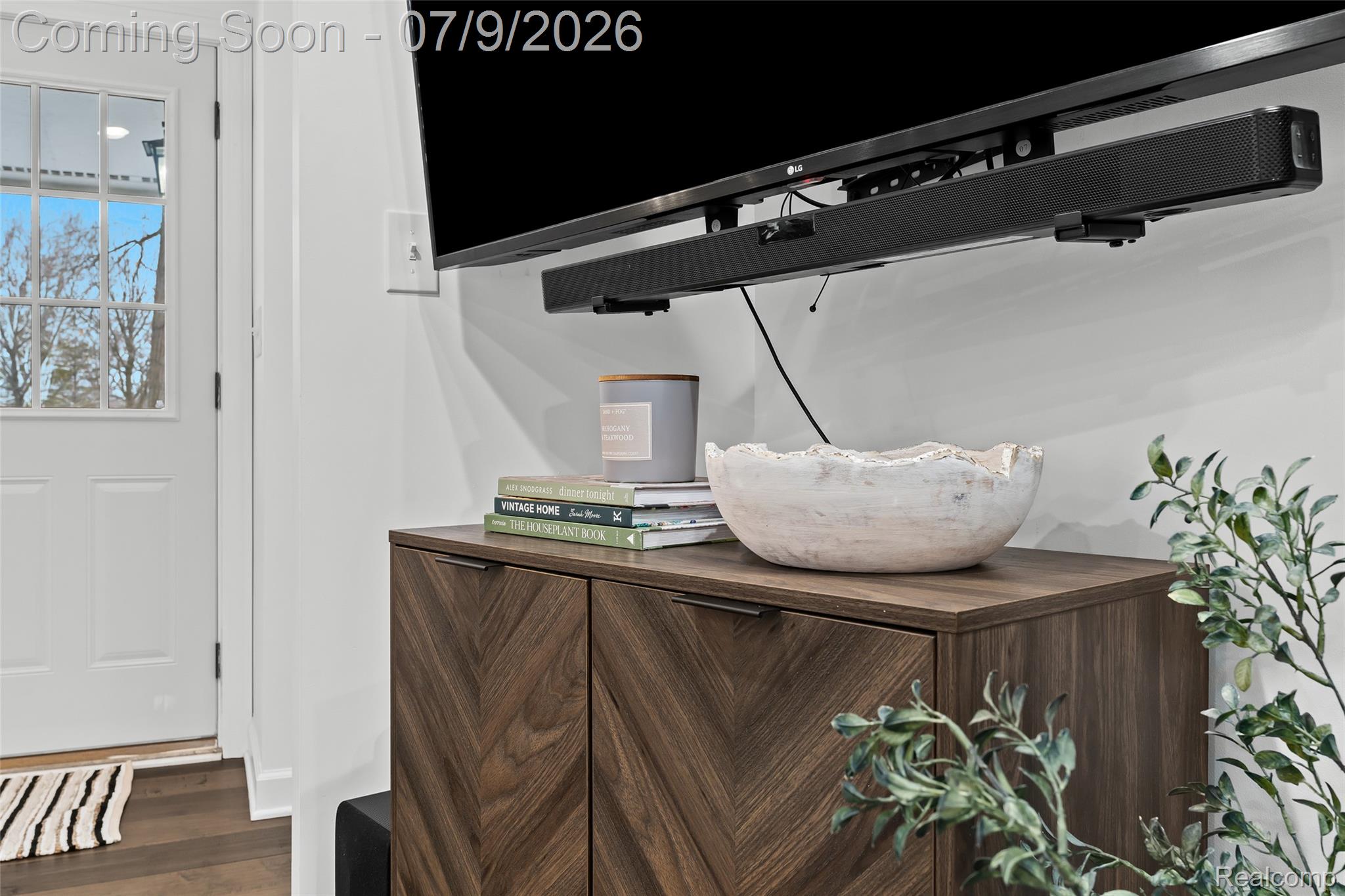 2566 Harrington Road Rochester, MI 48307 - Photo 24 of 64 Detailed view of entertainment area