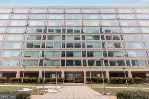 $275,000 | 1101 3rd Street Southwest, Unit 411, Washington, DC 20024