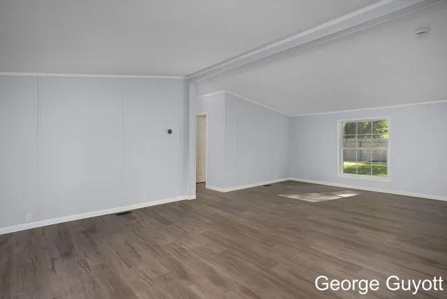 $224,900 | 7146 Lakeview Avenue, South Haven, MI 49090