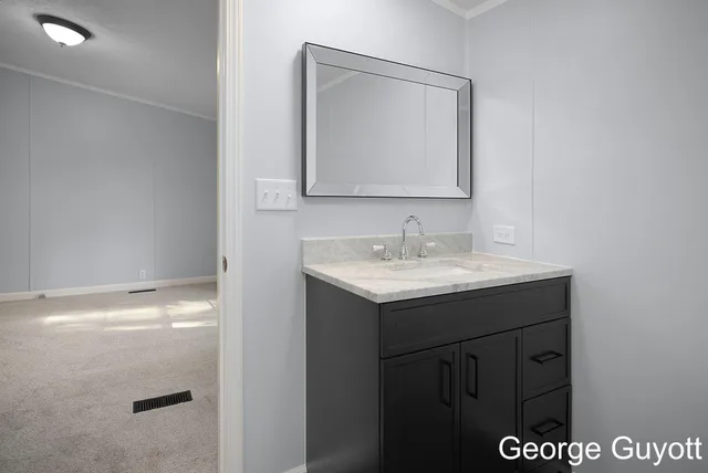 $224,900 | 7146 Lakeview Avenue, South Haven, MI 49090