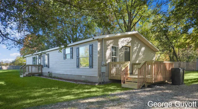 $224,900 | 7146 Lakeview Avenue, South Haven, MI 49090