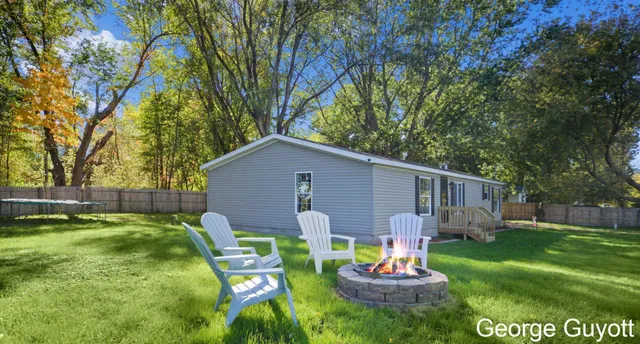 $224,900 | 7146 Lakeview Avenue, South Haven, MI 49090