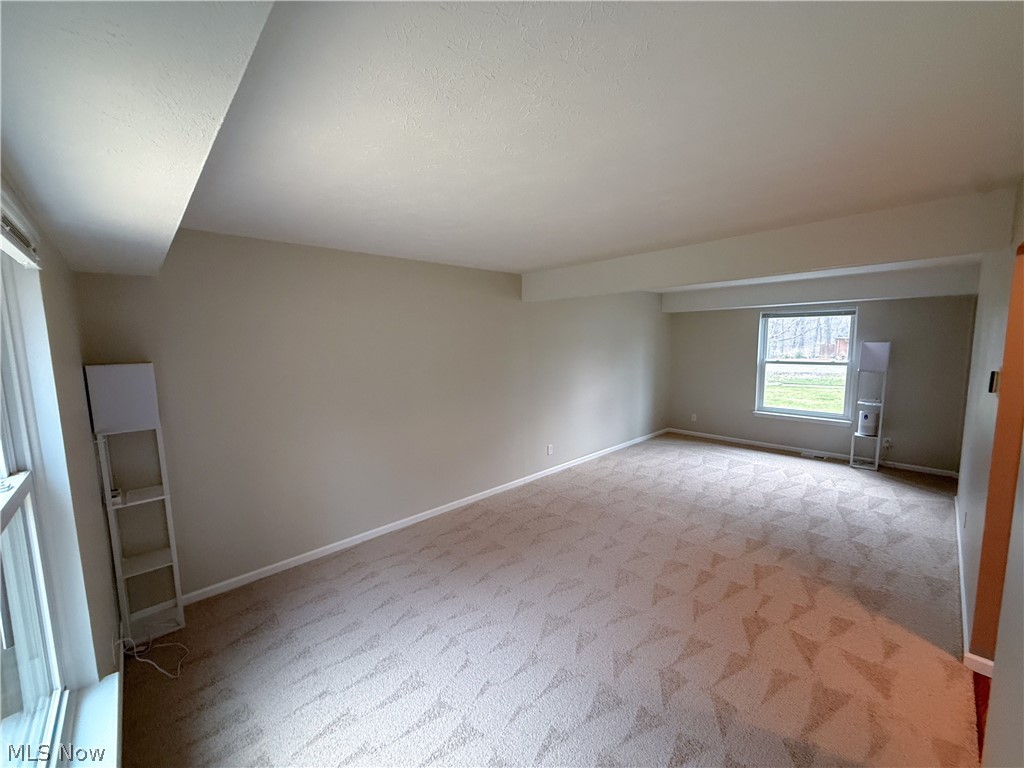 8552 Usher Road Olmsted Falls, OH 44138 - Photo 5 of 27