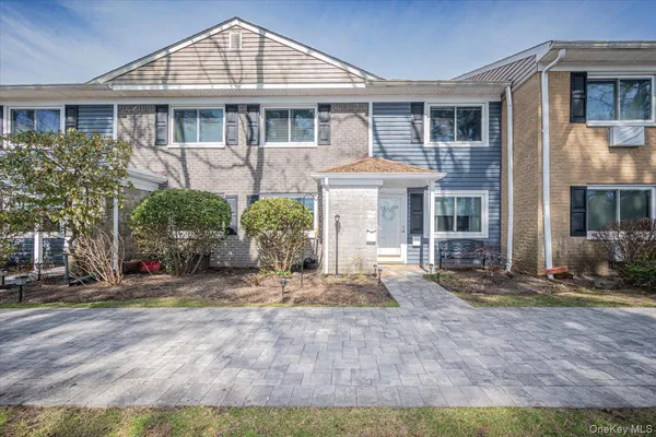 $325,000 | 40 West 4th Street, Unit 206, Patchogue, NY 11772