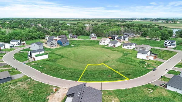 $114,900 | 9943 14th Circle Northeast, St. Michael, MN 55376