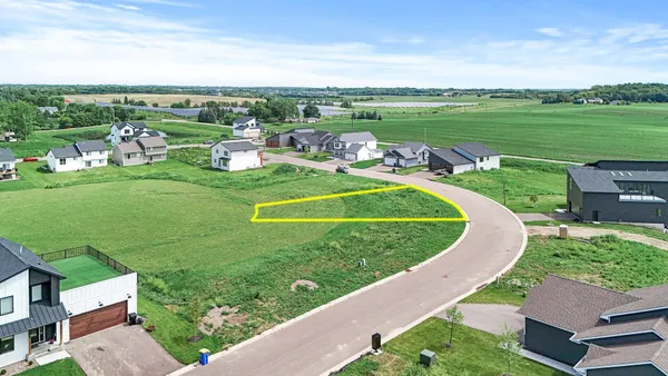$114,900 | 9943 14th Circle Northeast, St. Michael, MN 55376