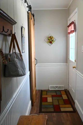 a view of utility room