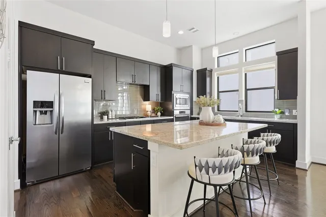 $499,900 | 2203 Colorado Street, Houston, TX 77007