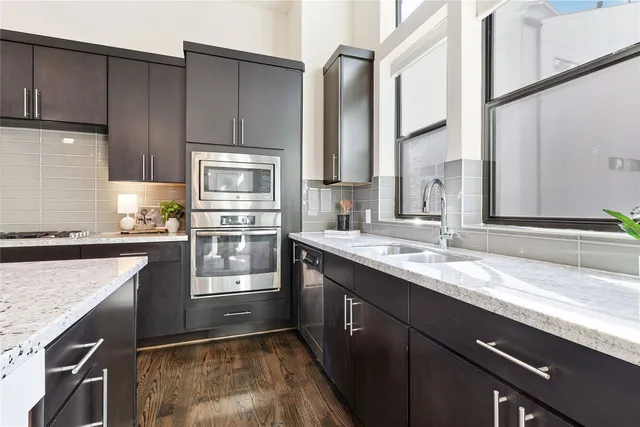 $499,900 | 2203 Colorado Street, Houston, TX 77007