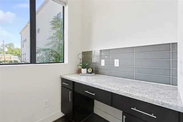 $499,900 | 2203 Colorado Street, Houston, TX 77007