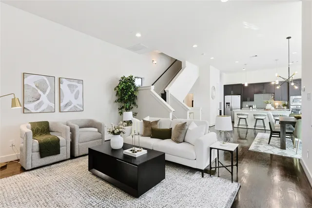 $499,900 | 2203 Colorado Street, Houston, TX 77007