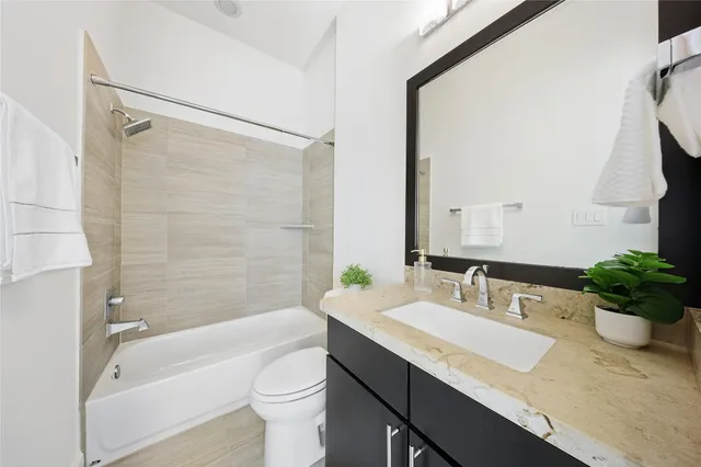 $499,900 | 2203 Colorado Street, Houston, TX 77007