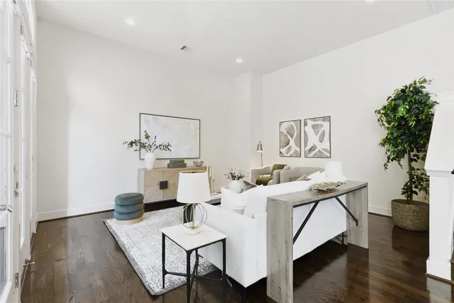 $499,900 | 2203 Colorado Street, Houston, TX 77007