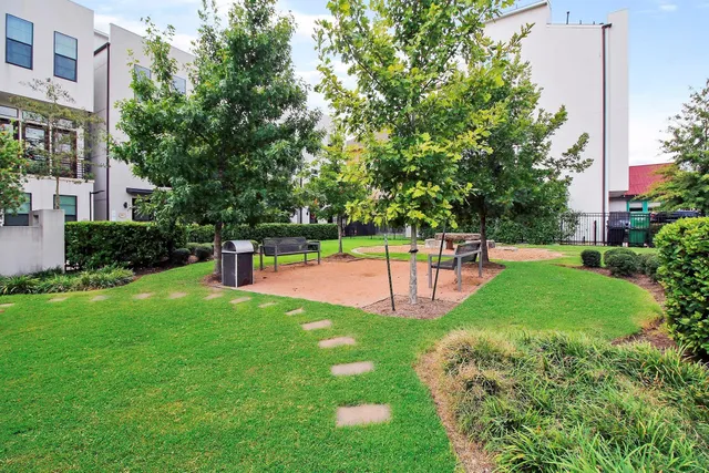 $499,900 | 2203 Colorado Street, Houston, TX 77007