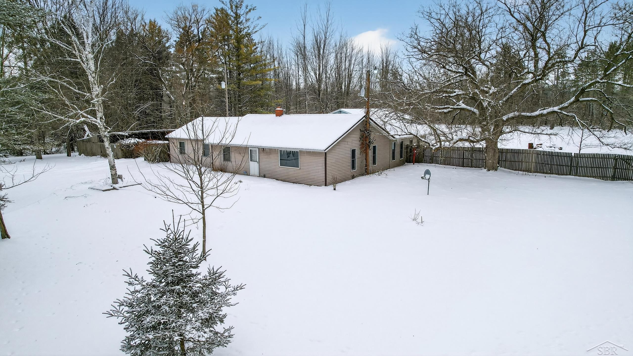3636 West Nielsen Road Coleman, MI 48618 - Photo 1 of 43