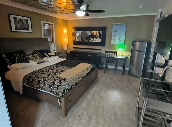 $1,200 | 5741 Southwest 24th Avenue, Unit B, Fort Lauderdale, FL 33312