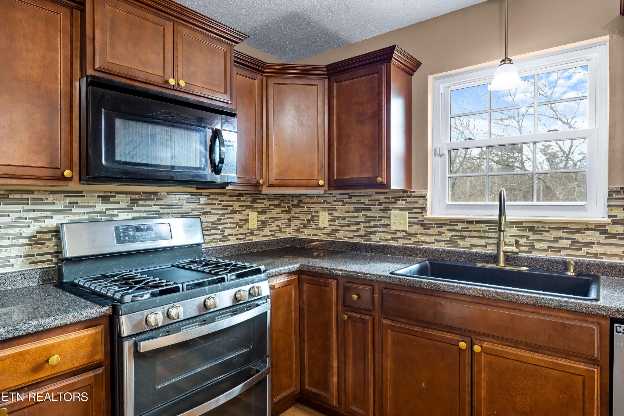 2802 Rambling Road Maryville, TN 37801 - Photo 5 of 19
