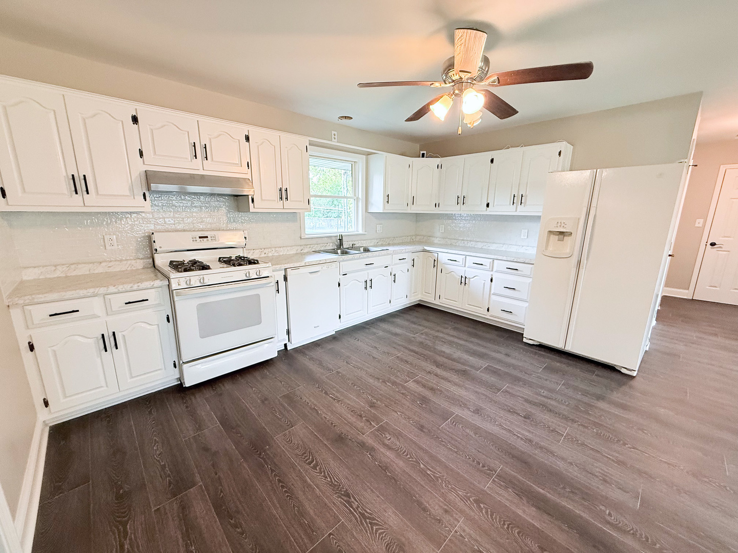 2225 West Acres Road Joliet, IL 60435 - Photo 3 of 21 Gallery Image 3