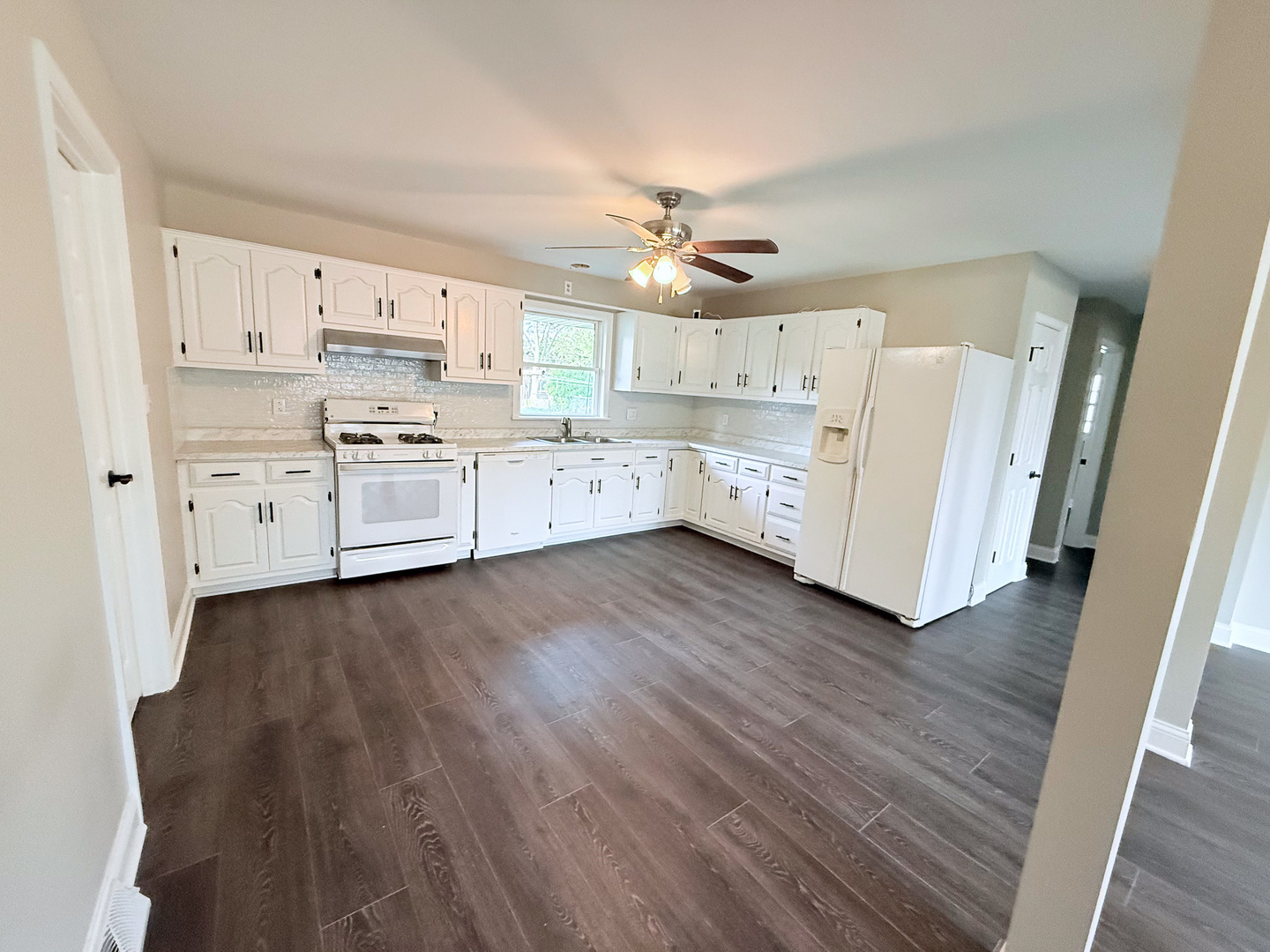 2225 West Acres Road Joliet, IL 60435 - Photo 4 of 21 Gallery Image 4