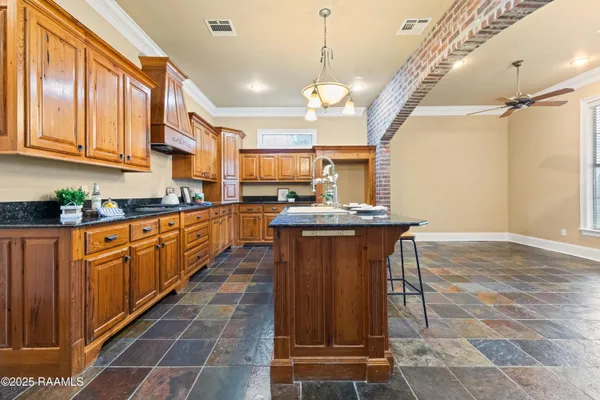 $589,900 | 100 Carrollton Circle, Lafayette, LA 70503