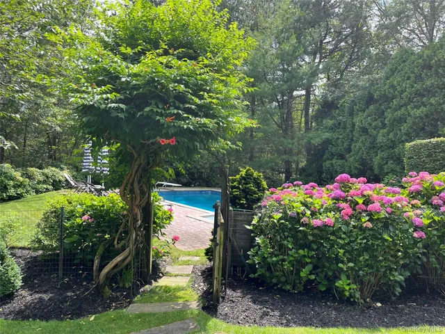 $135,000 | 3 Cherry Blossom Lane, East Quogue, NY 11942