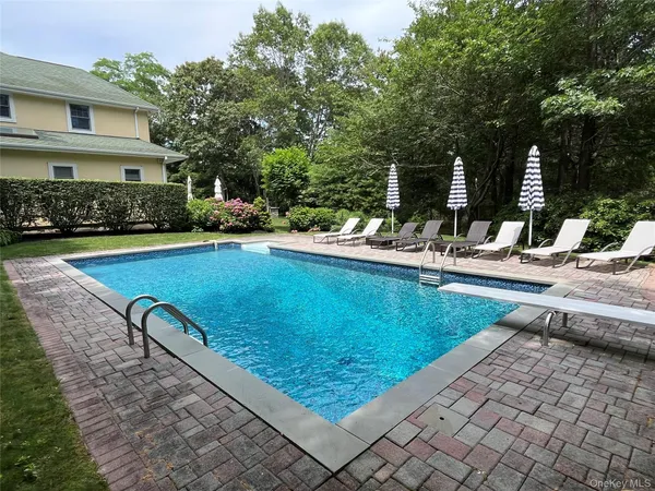 $135,000 | 3 Cherry Blossom Lane, East Quogue, NY 11942