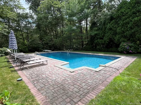 $135,000 | 3 Cherry Blossom Lane, East Quogue, NY 11942