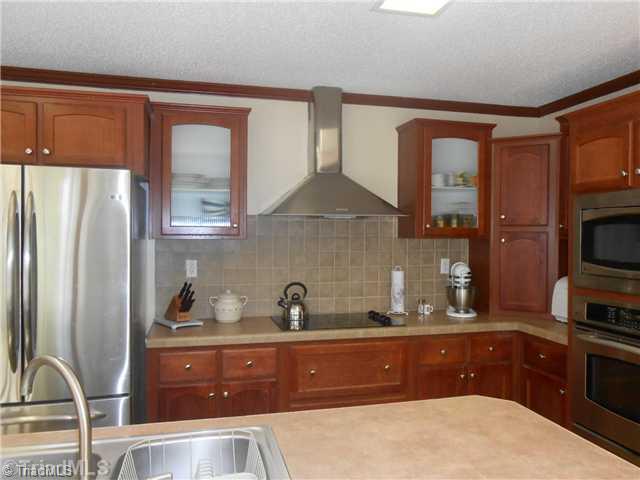 1016 Guerrant Springs Road Ruffin, NC 27326 - Photo 4 of 16 Kitchen.