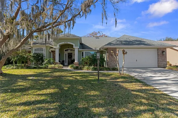 $379,900 | 6092 North Misty Oak Terrace, Beverly Hills, FL 34465