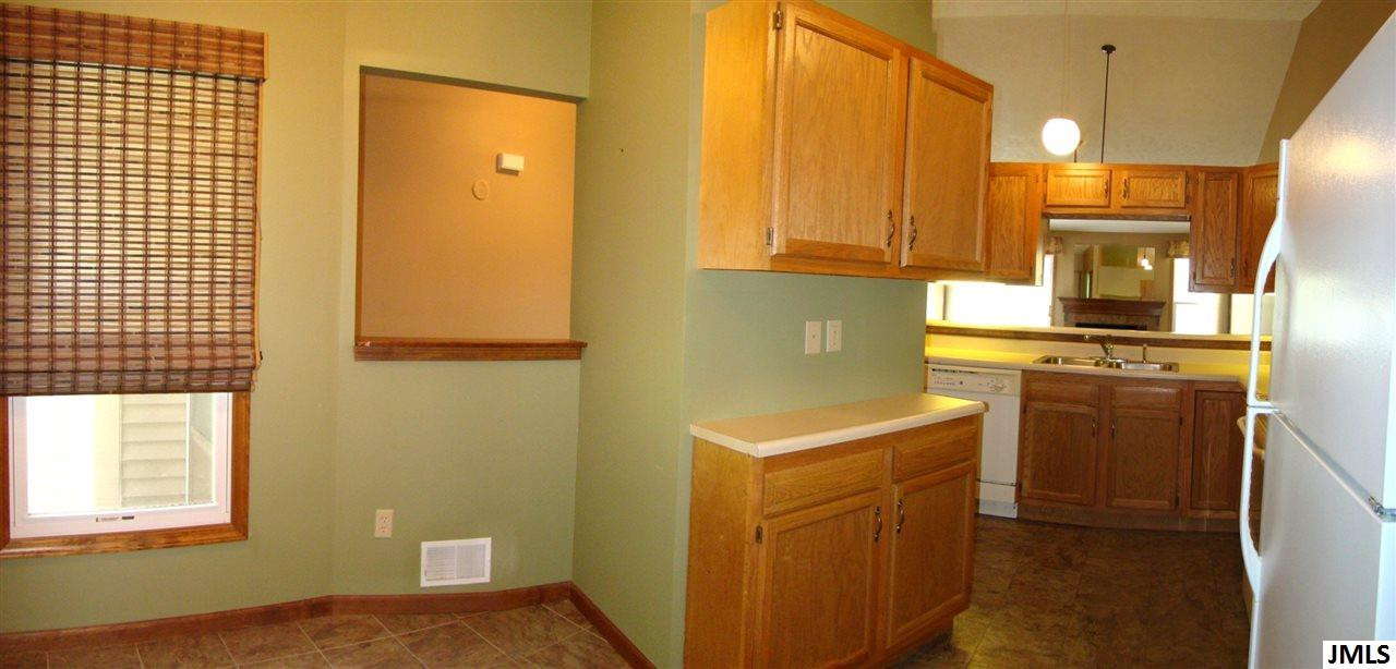 2001 Augusta Drive Jackson, MI 49201 - Photo 8 of 22 Photo 8