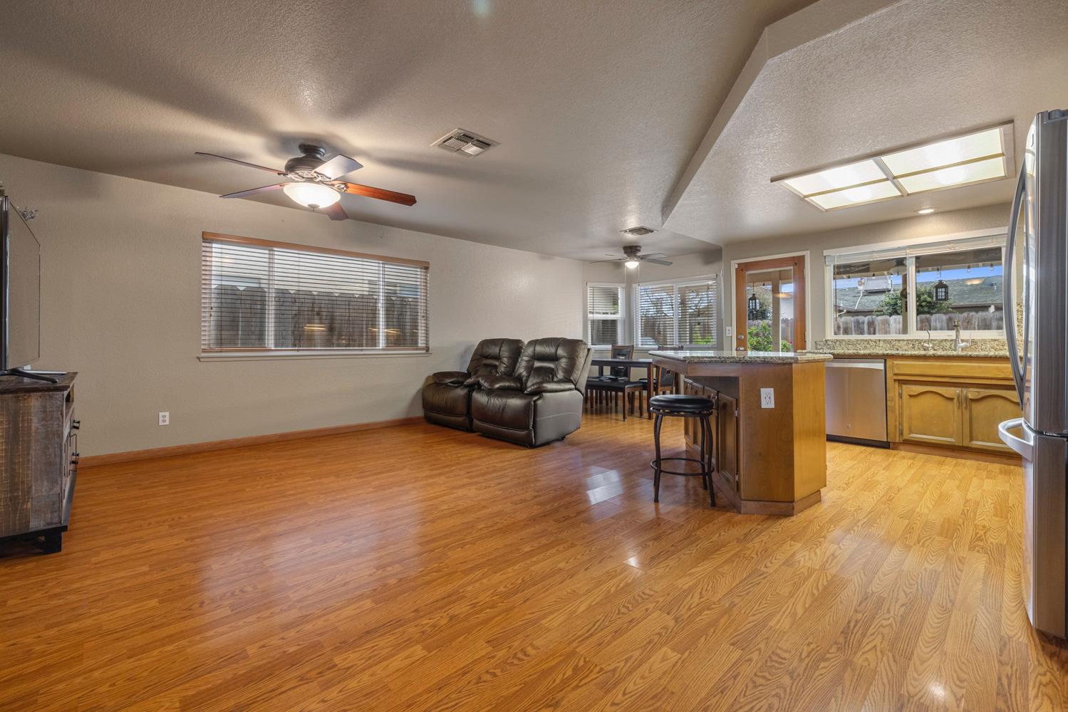 7542 Locust Street Hughson, CA 95326 - Photo 13 of 40