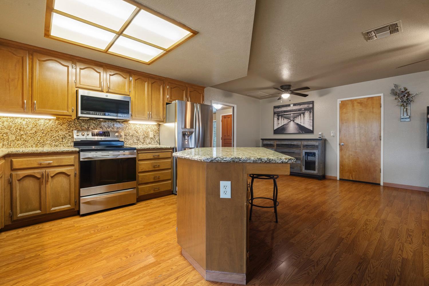 7542 Locust Street Hughson, CA 95326 - Photo 15 of 40