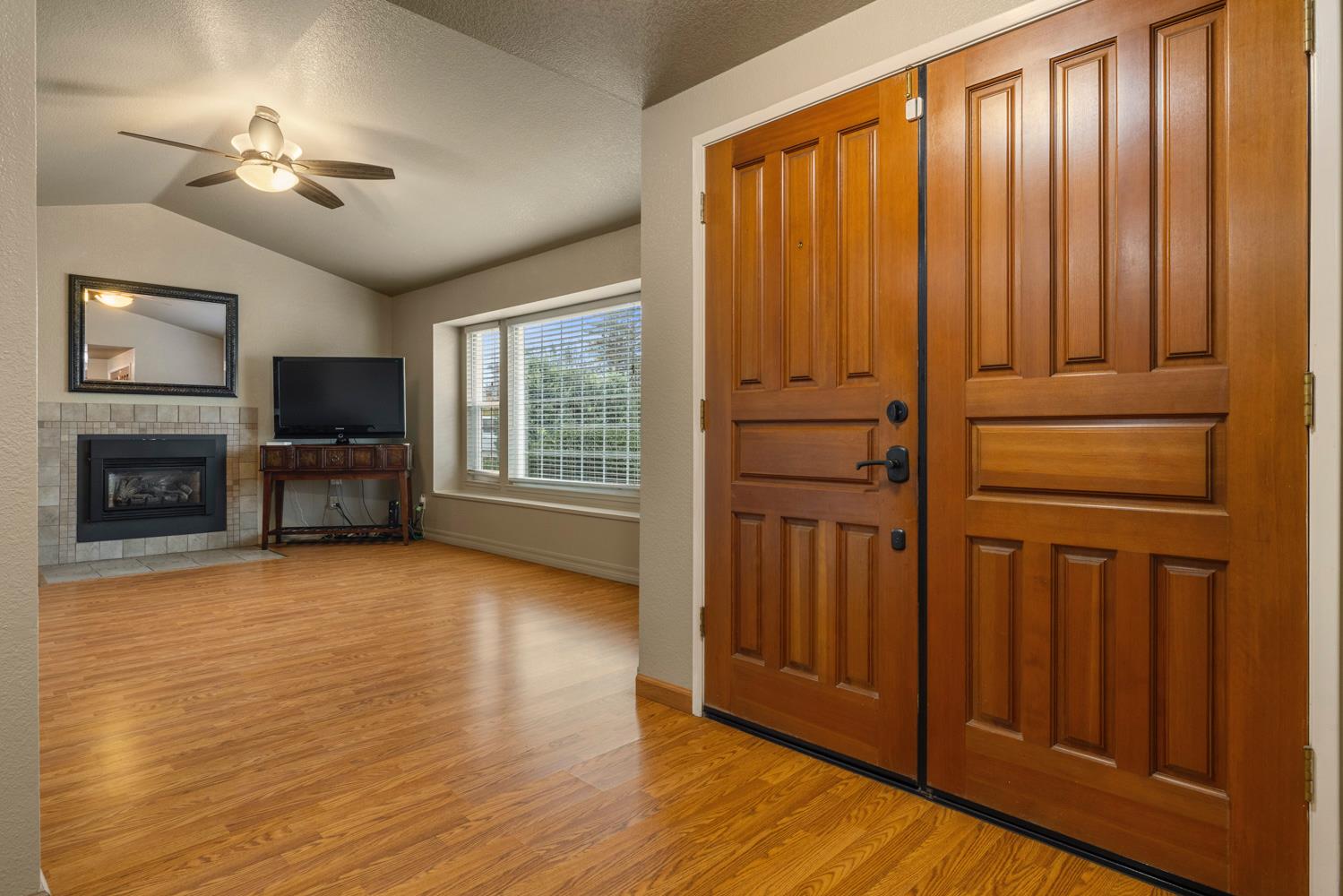 7542 Locust Street Hughson, CA 95326 - Photo 8 of 40