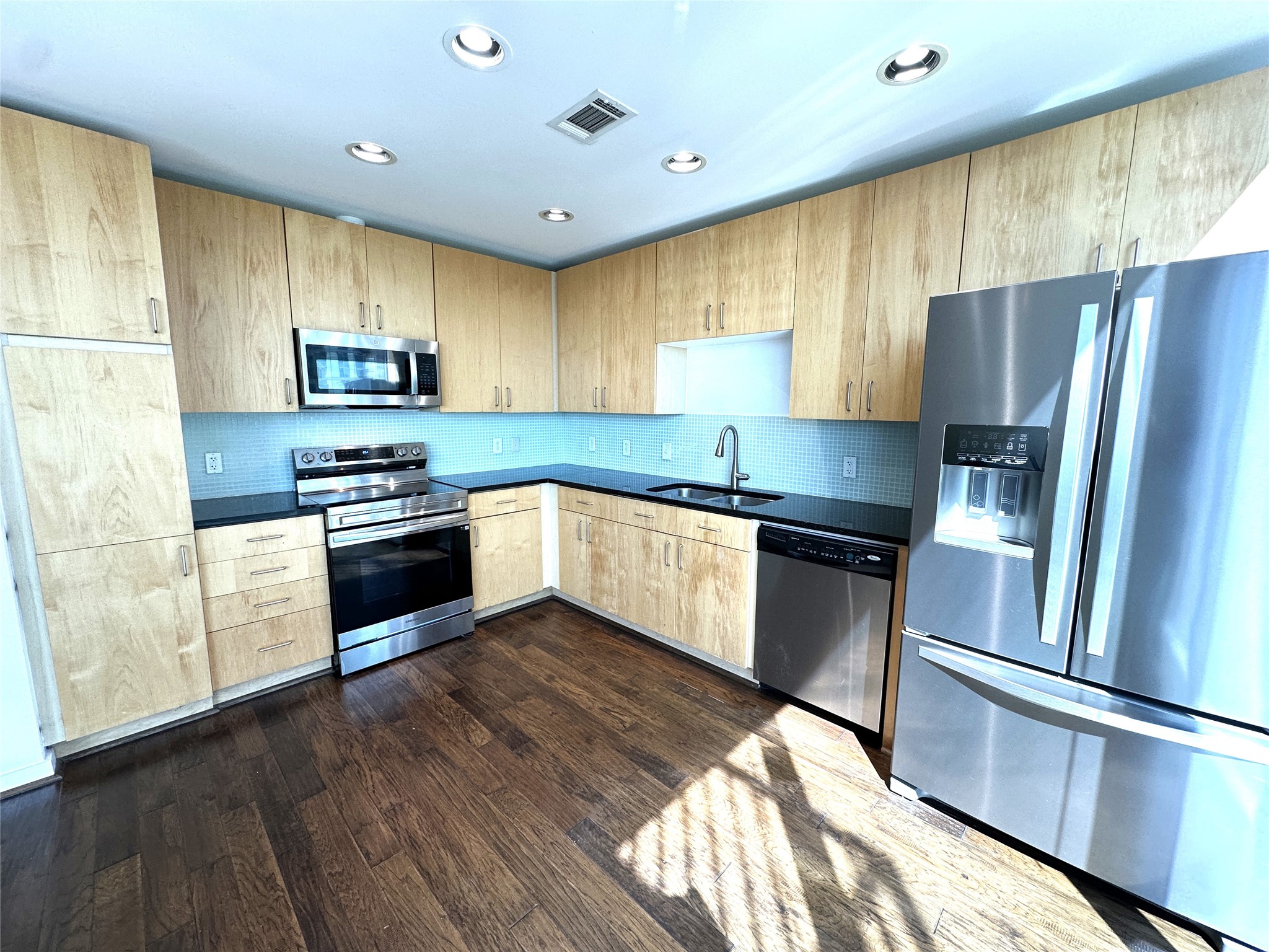 5925 Almeda Road, Unit 11812 Houston, TX 77004 - Photo 4 of 33