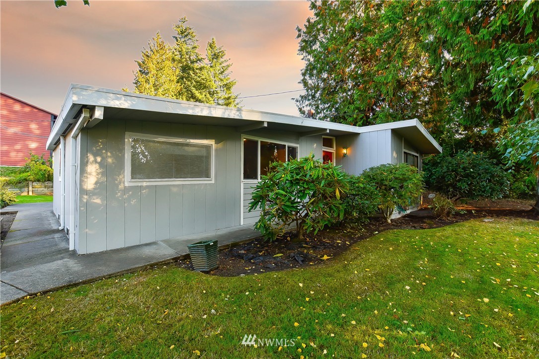 20206 100th Avenue Northeast Bothell, WA 98011 - Photo 2 of 26 Gallery Image 2