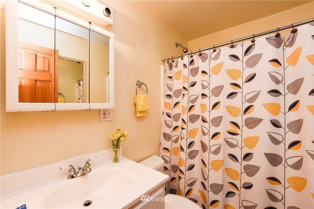 20206 100th Avenue Northeast Bothell, WA 98011 - Photo 15 of 26 Gallery Image 15