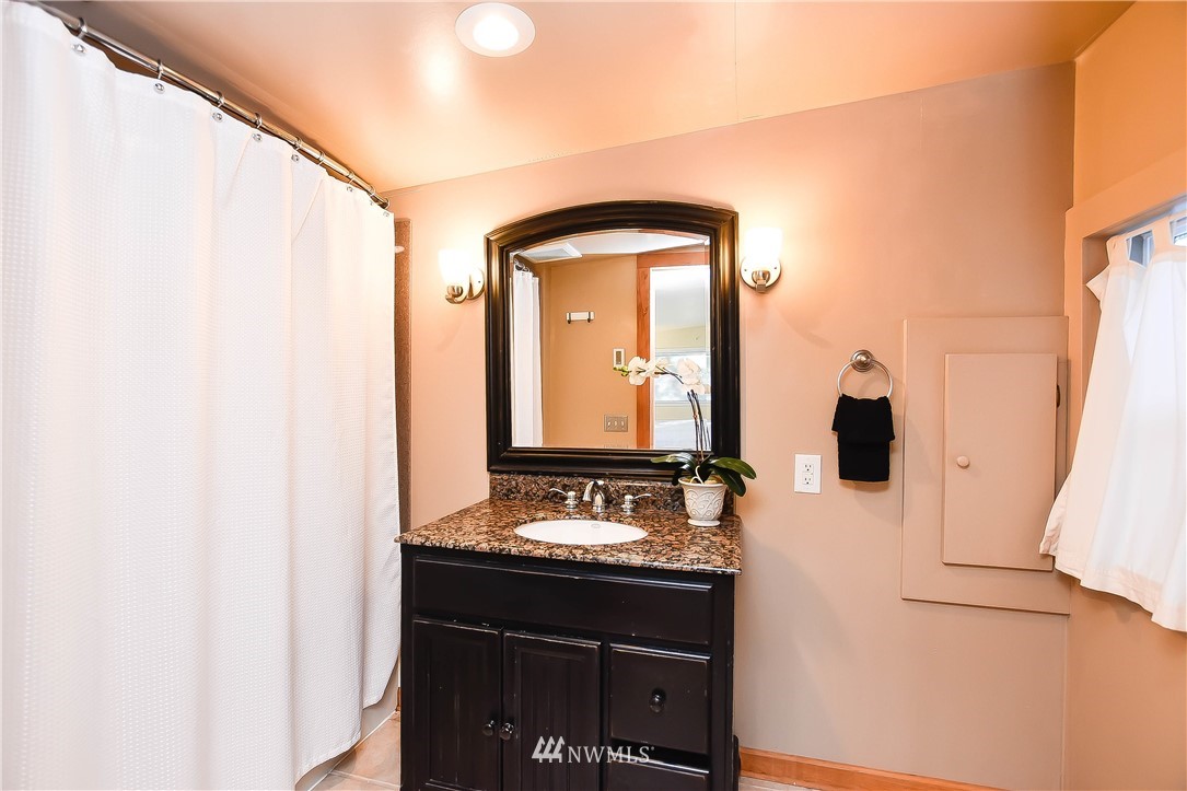 20206 100th Avenue Northeast Bothell, WA 98011 - Photo 16 of 26 Gallery Image 16