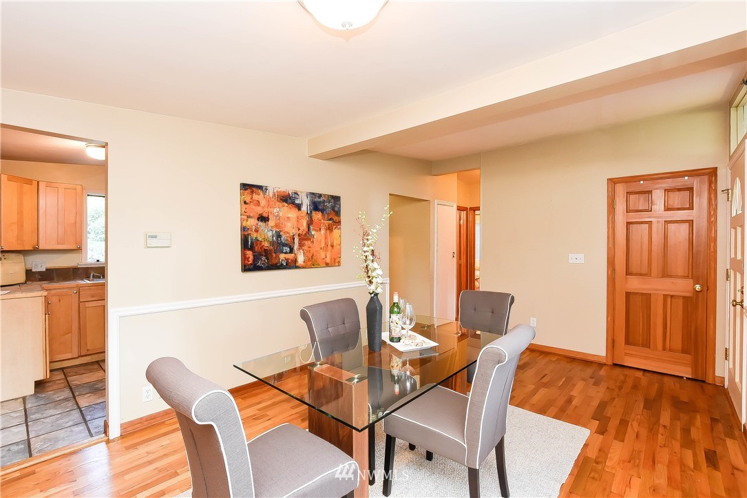 20206 100th Avenue Northeast Bothell, WA 98011 - Photo 3 of 26 Gallery Image 3