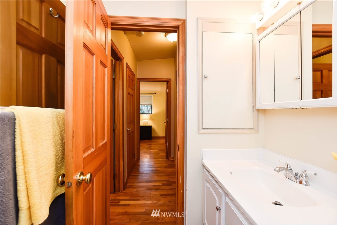 20206 100th Avenue Northeast Bothell, WA 98011 - Photo 21 of 26 Gallery Image 21