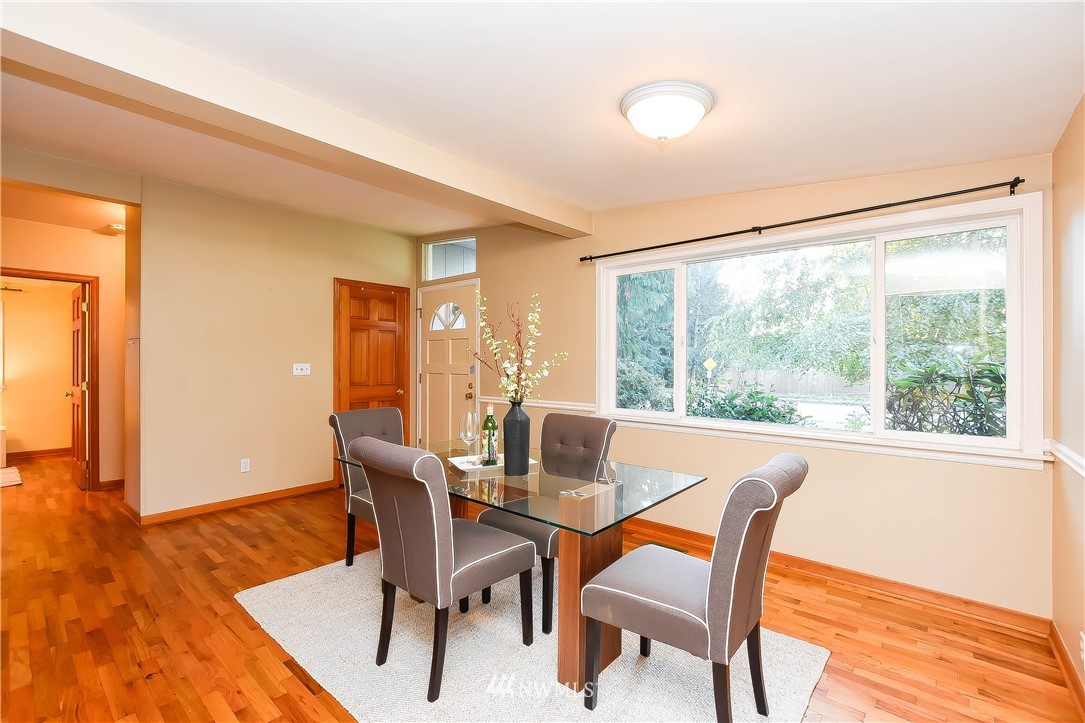 20206 100th Avenue Northeast Bothell, WA 98011 - Photo 4 of 26 Gallery Image 4