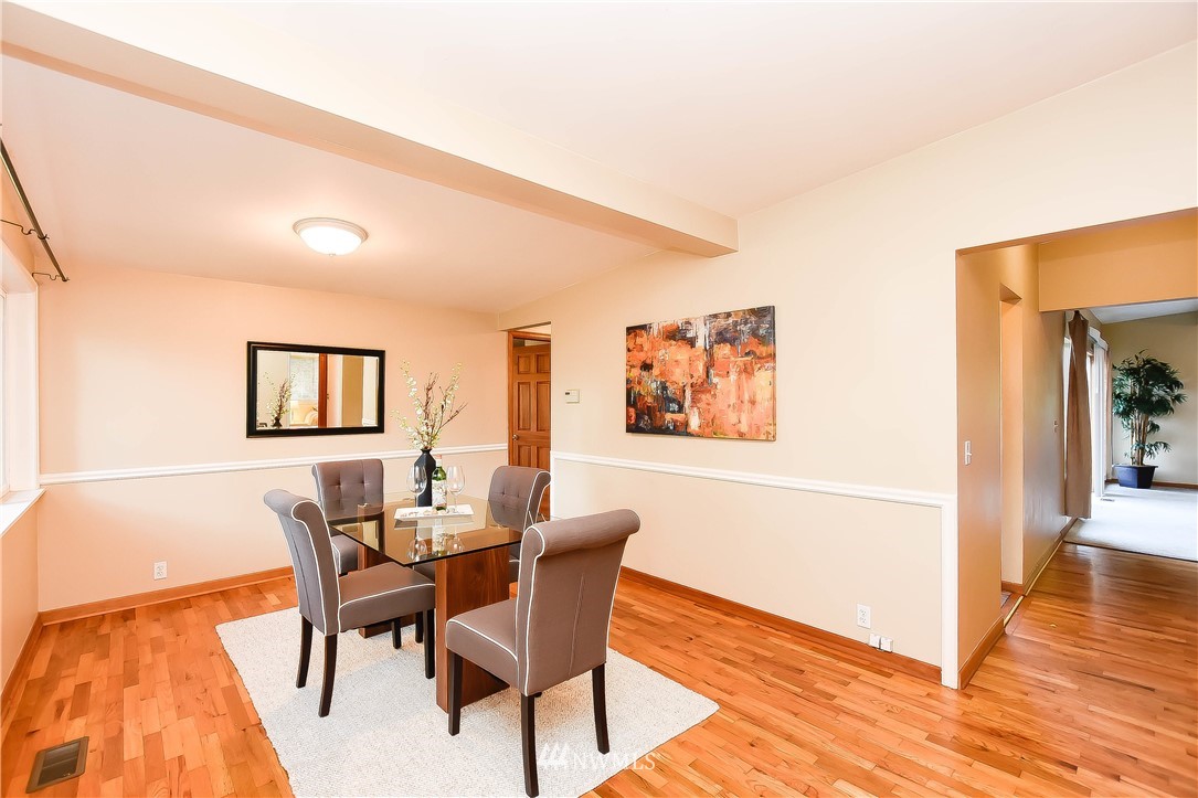 20206 100th Avenue Northeast Bothell, WA 98011 - Photo 5 of 26 Gallery Image 5