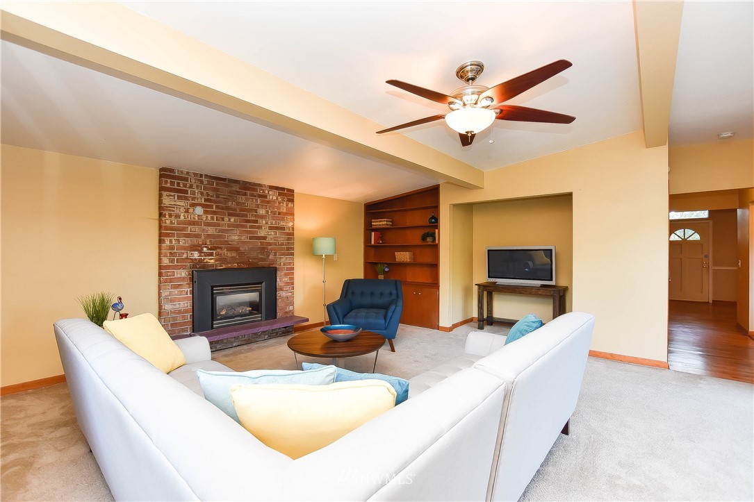 20206 100th Avenue Northeast Bothell, WA 98011 - Photo 10 of 26 Gallery Image 10