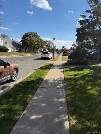 $739,999 | 112 Gun Lane, Levittown, NY 11756