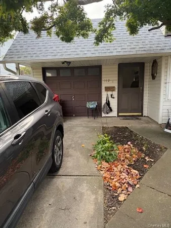 $739,999 | 112 Gun Lane, Levittown, NY 11756