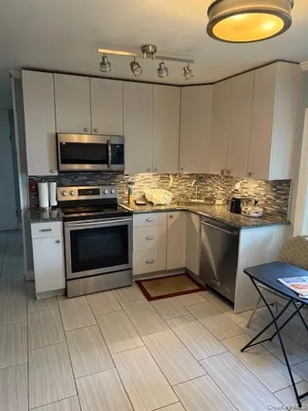 $739,999 | 112 Gun Lane, Levittown, NY 11756