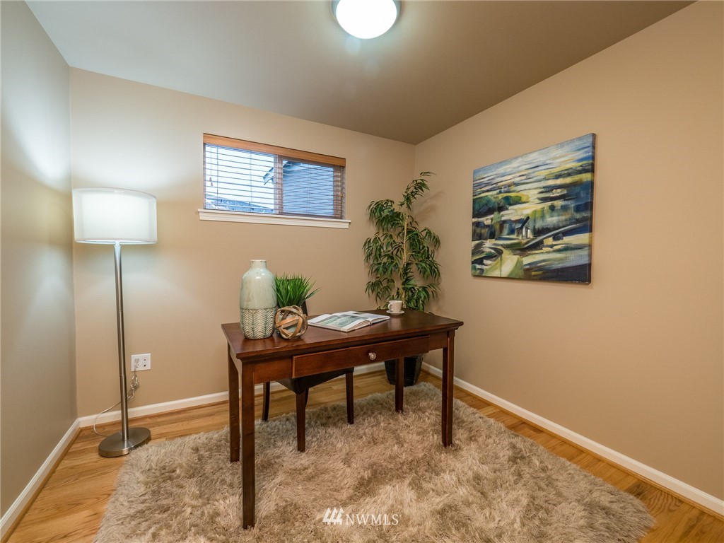 10136 B Holman Road Northwest Seattle, WA 98133 - Photo 15 of 37
