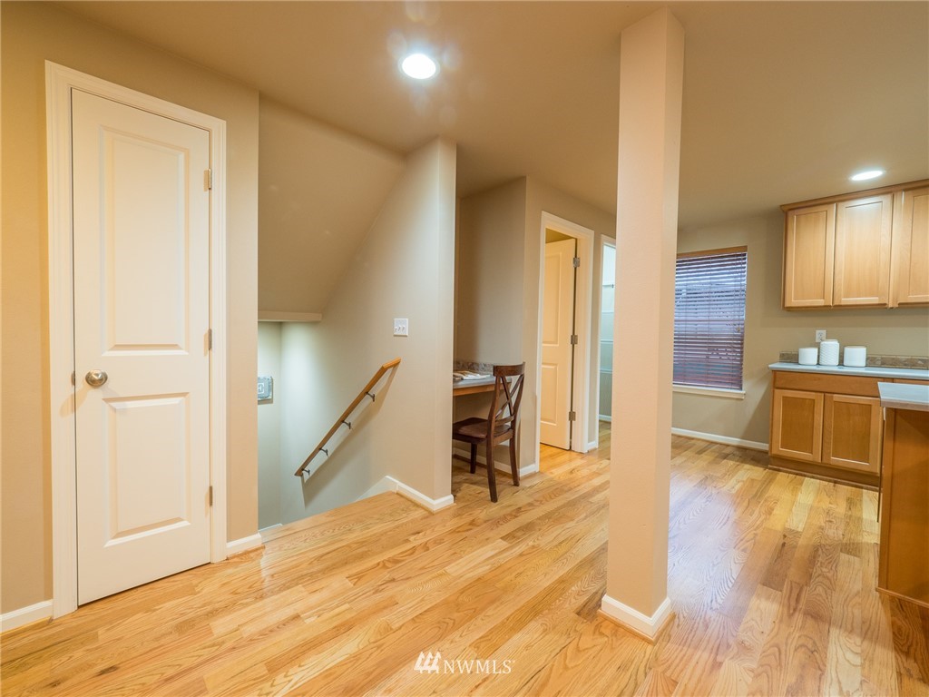10136 B Holman Road Northwest Seattle, WA 98133 - Photo 18 of 37