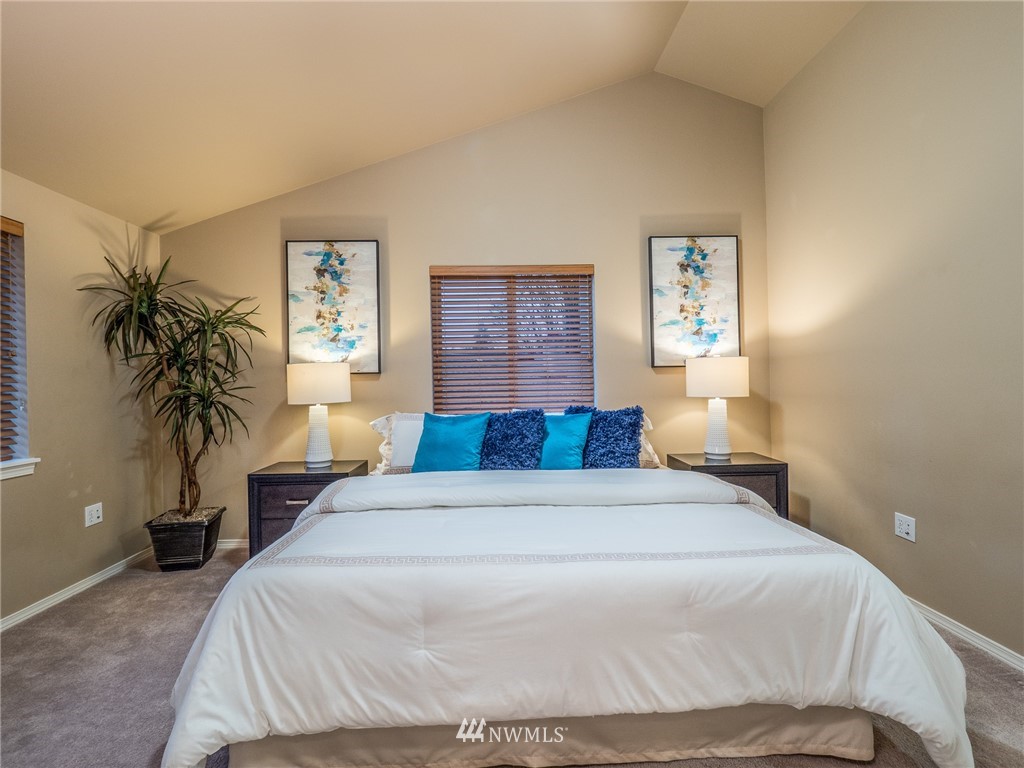 10136 B Holman Road Northwest Seattle, WA 98133 - Photo 19 of 37